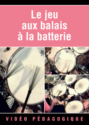 Le jeu aux balais à la batterie Le jeu aux balais à la batterie